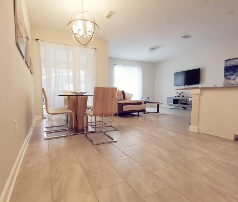 Makin Memories Gated Style Community Storey * Kissimmee