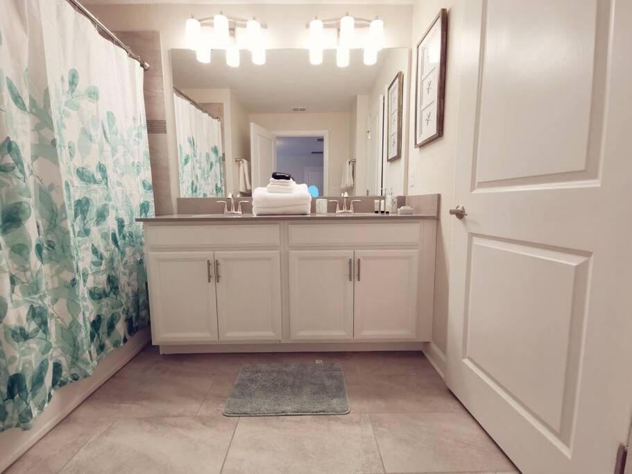 Makin Memories Gated Style Community Storey * Kissimmee