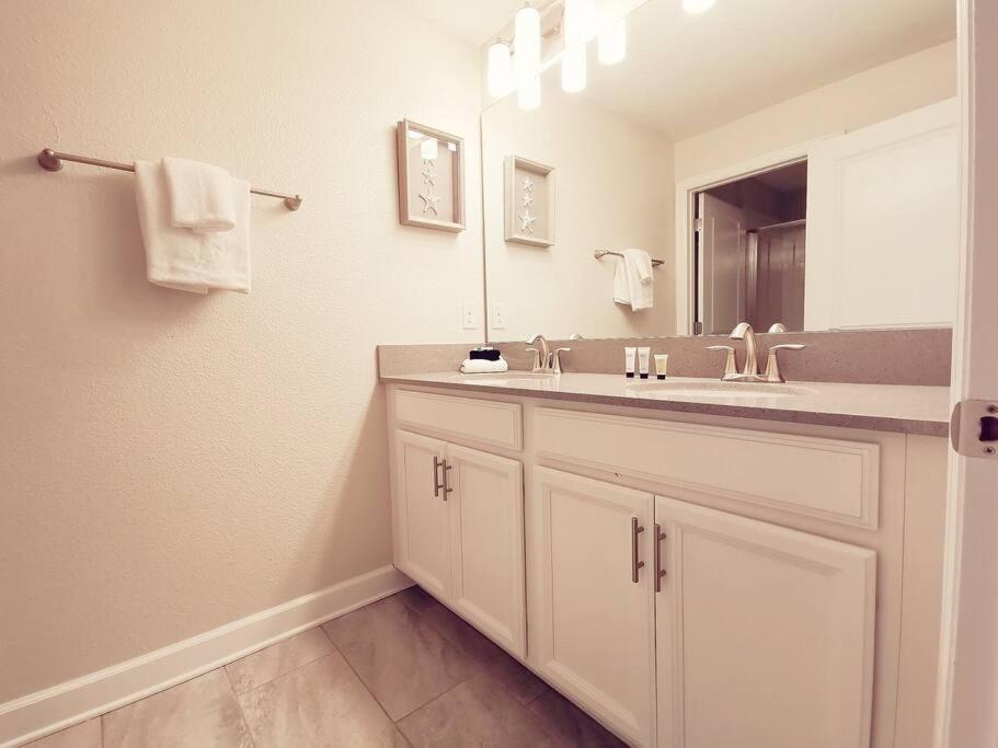 Makin Memories Gated Style Community Storey Kissimmee